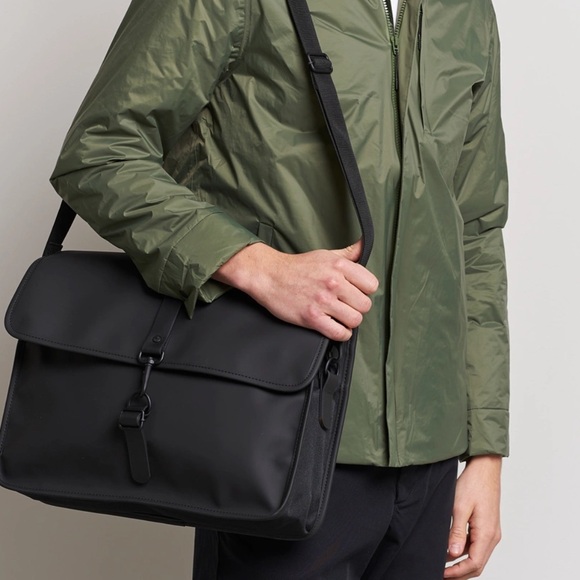 RAINS Messenger Bag - Picture 3 of 9